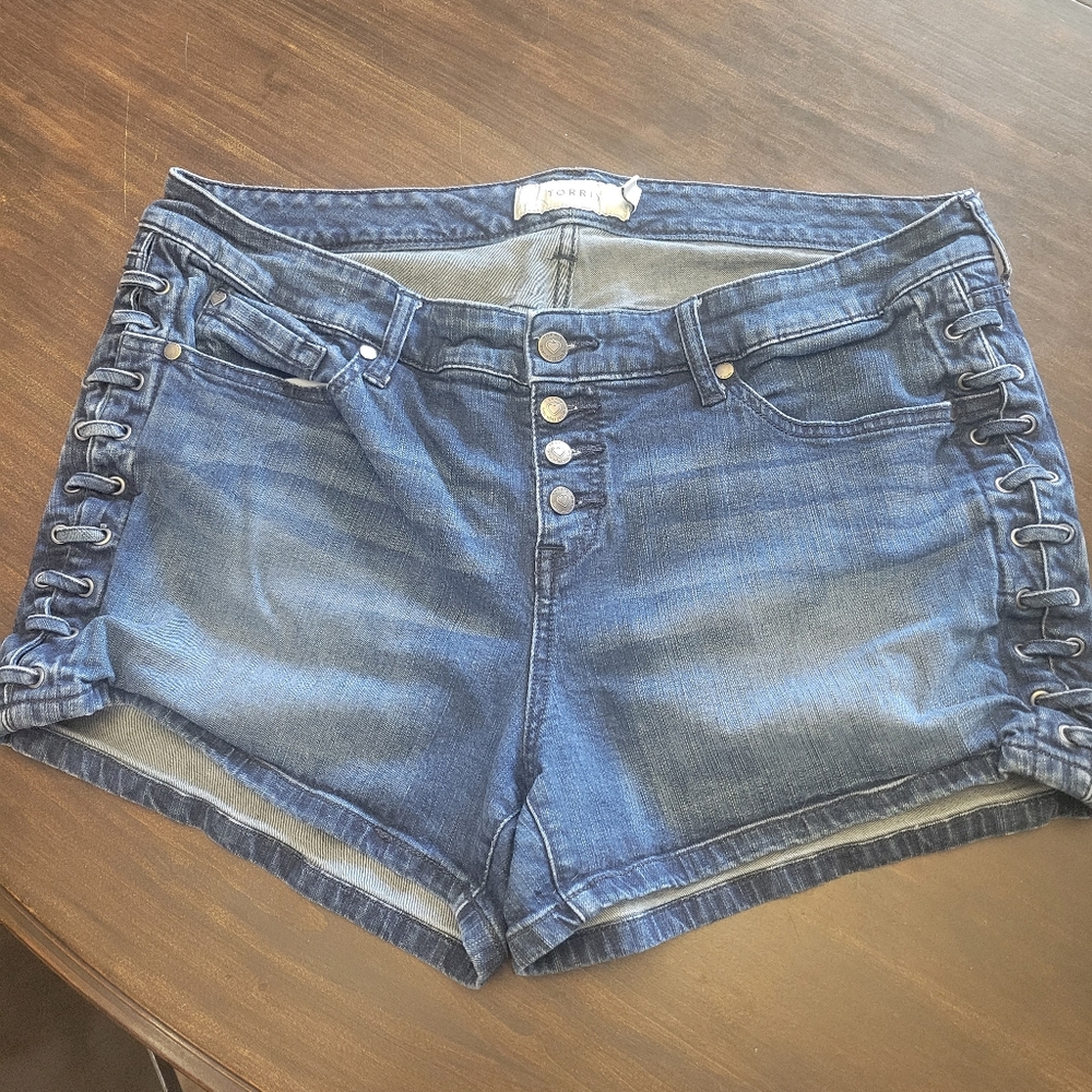 Torrid size 18 shorts